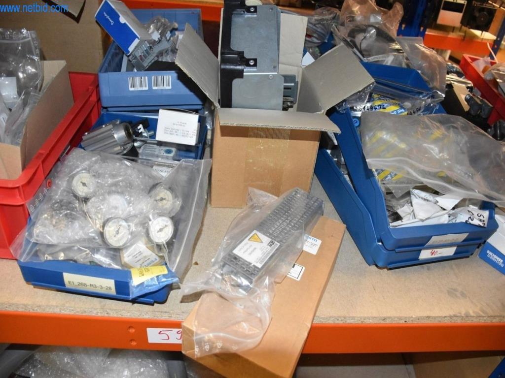 Extensos stocks de bombas de vácuo, dispositivos de medição, peças sobressalentes e acessórios-54