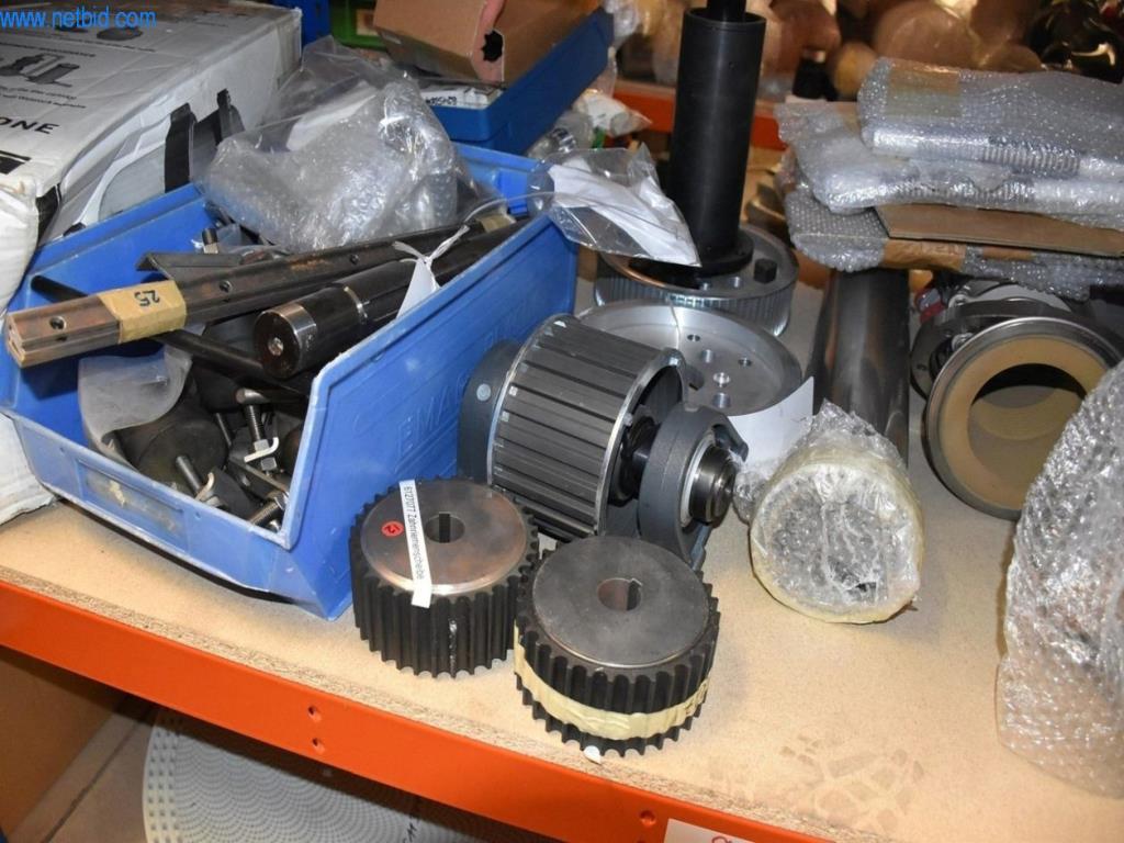 Obsežne zaloge vakuumskih črpalk, merilnih naprav, rezervnih delov in dodatne opreme-10