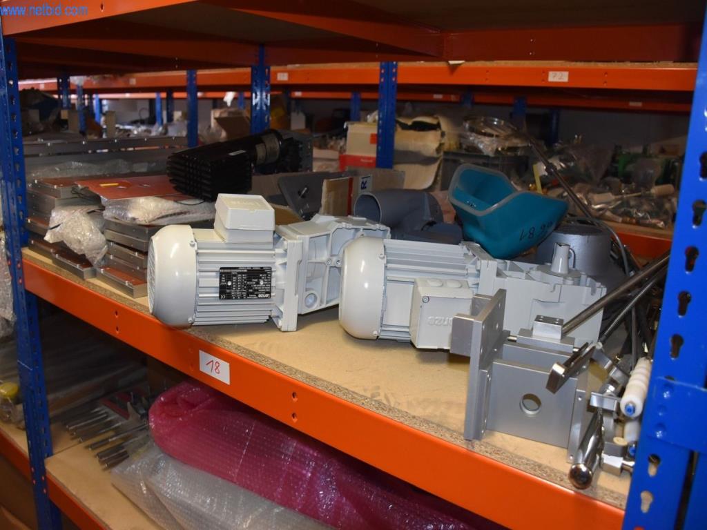 Obsežne zaloge vakuumskih črpalk, merilnih naprav, rezervnih delov in dodatne opreme-15