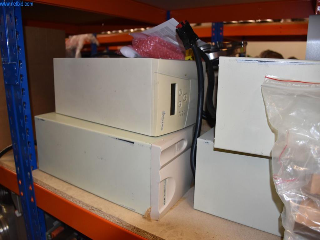 Obsežne zaloge vakuumskih črpalk, merilnih naprav, rezervnih delov in dodatne opreme-23