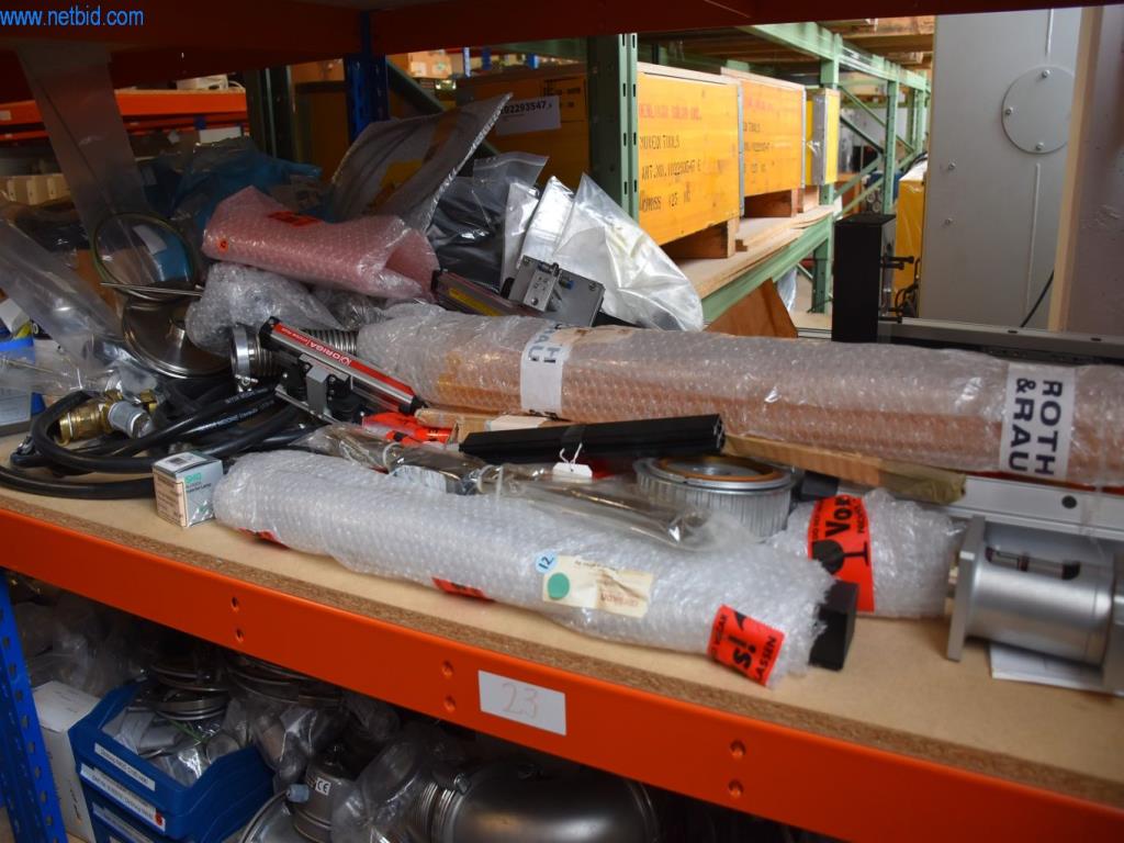 Obsežne zaloge vakuumskih črpalk, merilnih naprav, rezervnih delov in dodatne opreme-31