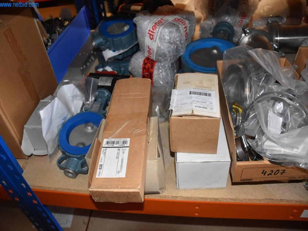 Obsežne zaloge vakuumskih črpalk, merilnih naprav, rezervnih delov in dodatne opreme-43