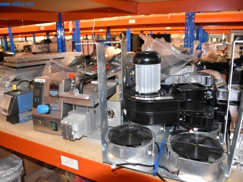 Obsežne zaloge vakuumskih črpalk, merilnih naprav, rezervnih delov in dodatne opreme-47