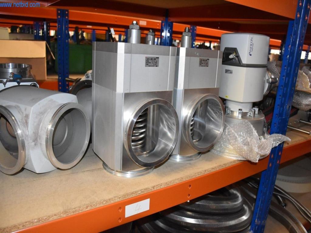 Obsežne zaloge vakuumskih črpalk, merilnih naprav, rezervnih delov in dodatne opreme-54