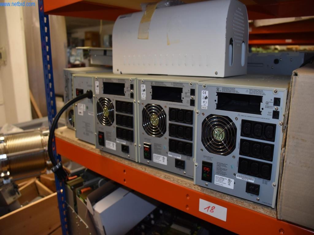 Obsežne zaloge vakuumskih črpalk, merilnih naprav, rezervnih delov in dodatne opreme-61