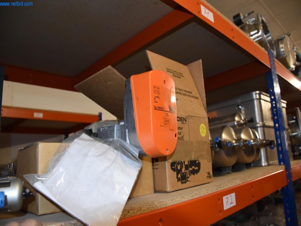 Obsežne zaloge vakuumskih črpalk, merilnih naprav, rezervnih delov in dodatne opreme-11