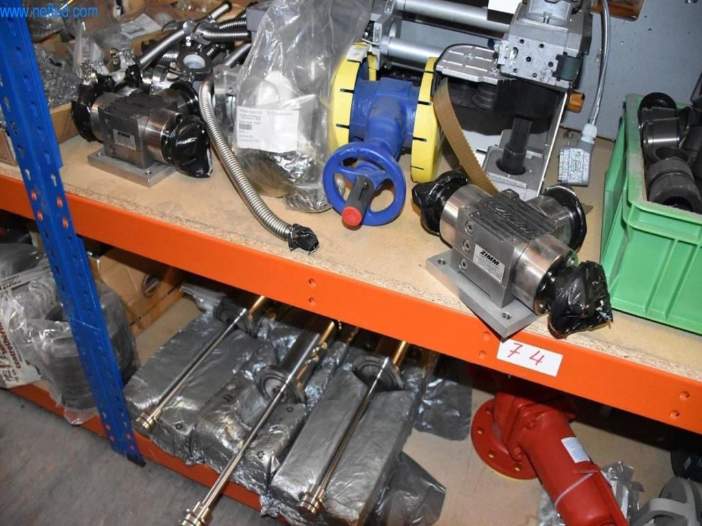 Obsežne zaloge vakuumskih črpalk, merilnih naprav, rezervnih delov in dodatne opreme-14