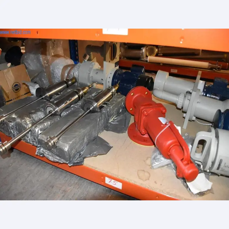 Extensos stocks de bombas de vácuo, dispositivos de medição, peças sobressalentes e acessórios-16