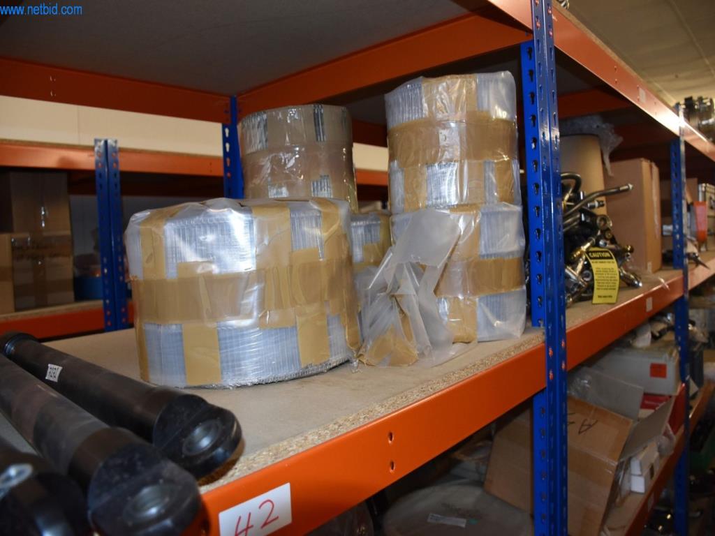 Obsežne zaloge vakuumskih črpalk, merilnih naprav, rezervnih delov in dodatne opreme-26