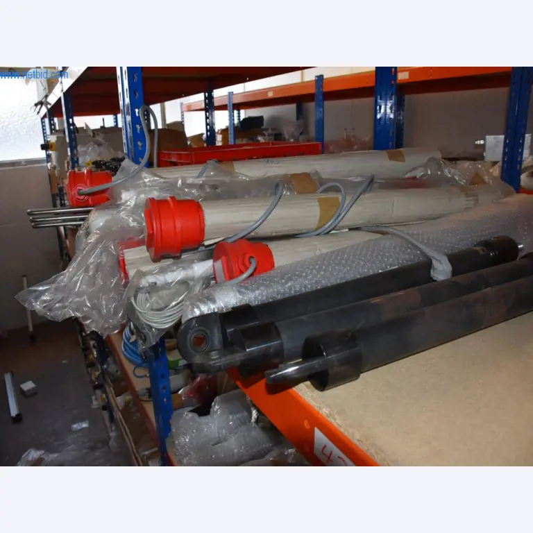 Extensos stocks de bombas de vácuo, dispositivos de medição, peças sobressalentes e acessórios-27