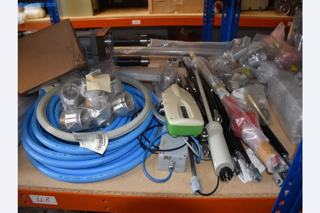 Extensos stocks de bombas de vácuo, dispositivos de medição, peças sobressalentes e acessórios-30