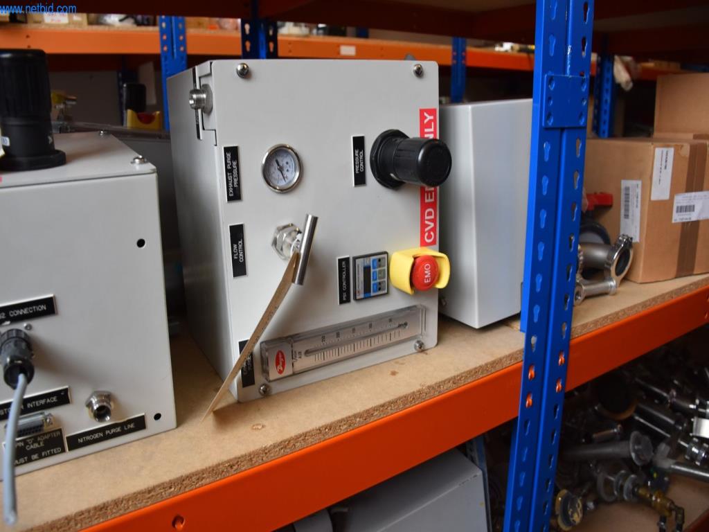 Obsežne zaloge vakuumskih črpalk, merilnih naprav, rezervnih delov in dodatne opreme-39