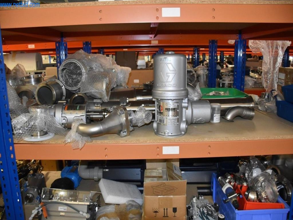 Obsežne zaloge vakuumskih črpalk, merilnih naprav, rezervnih delov in dodatne opreme-47