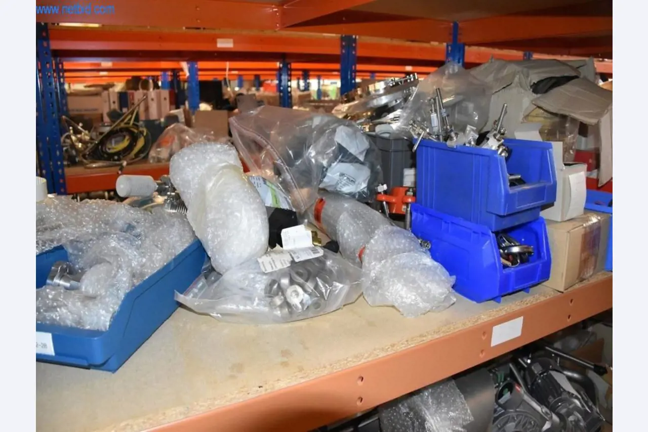 Extensos stocks de bombas de vácuo, dispositivos de medição, peças sobressalentes e acessórios-55