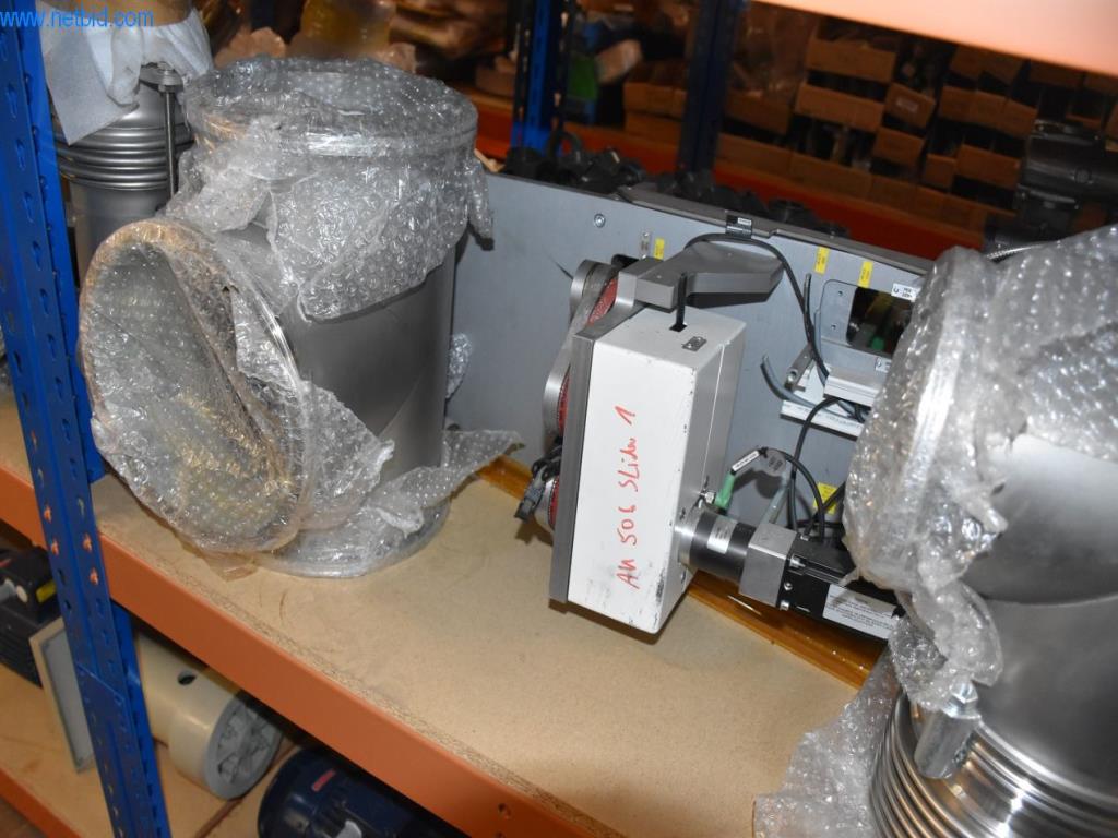 Obsežne zaloge vakuumskih črpalk, merilnih naprav, rezervnih delov in dodatne opreme-58