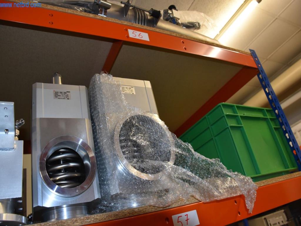 Obsežne zaloge vakuumskih črpalk, merilnih naprav, rezervnih delov in dodatne opreme-67