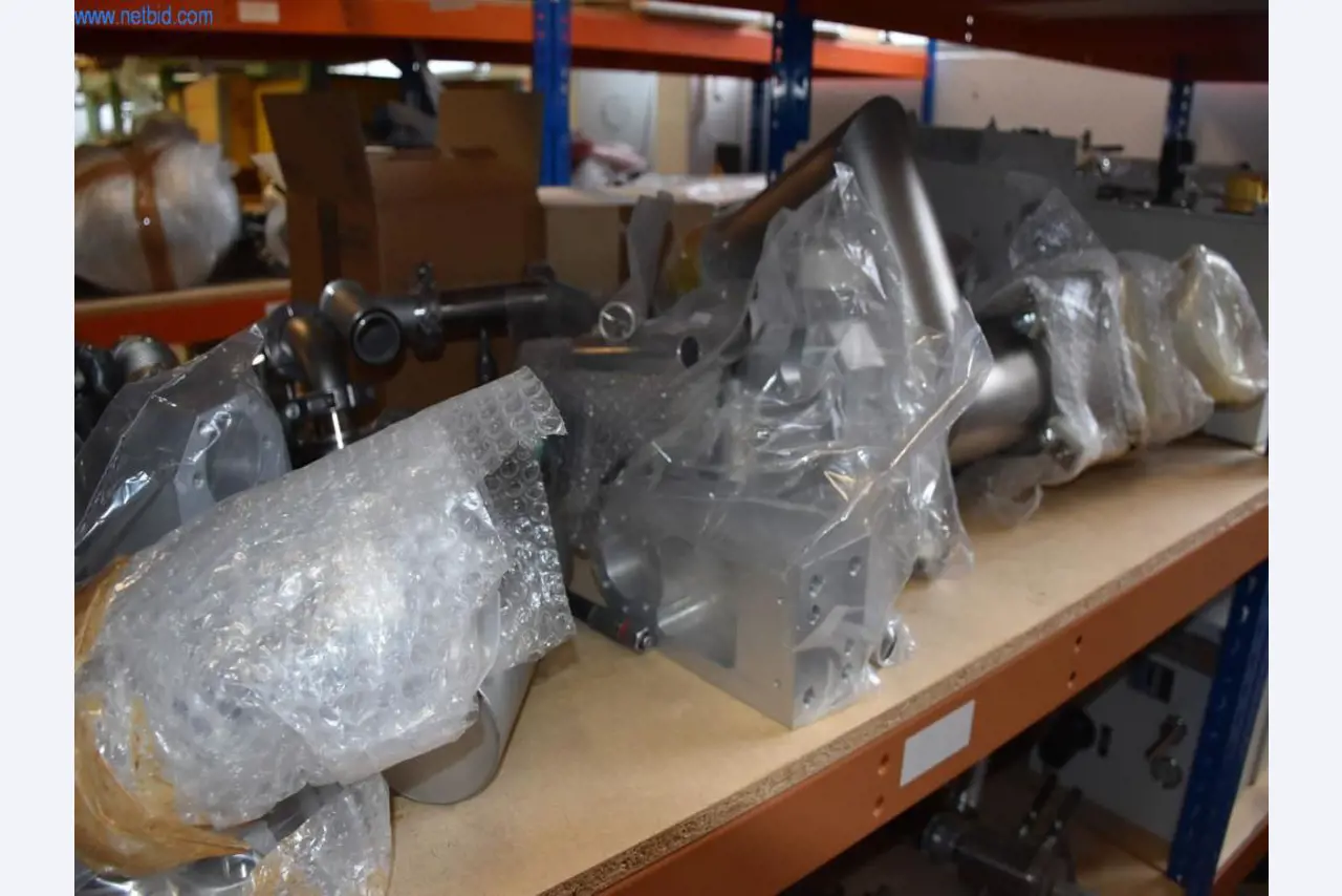 Extensos stocks de bombas de vácuo, dispositivos de medição, peças sobressalentes e acessórios-76