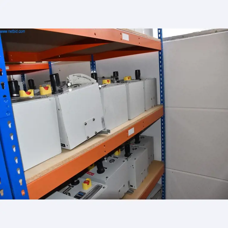 Extensos stocks de bombas de vácuo, dispositivos de medição, peças sobressalentes e acessórios-79