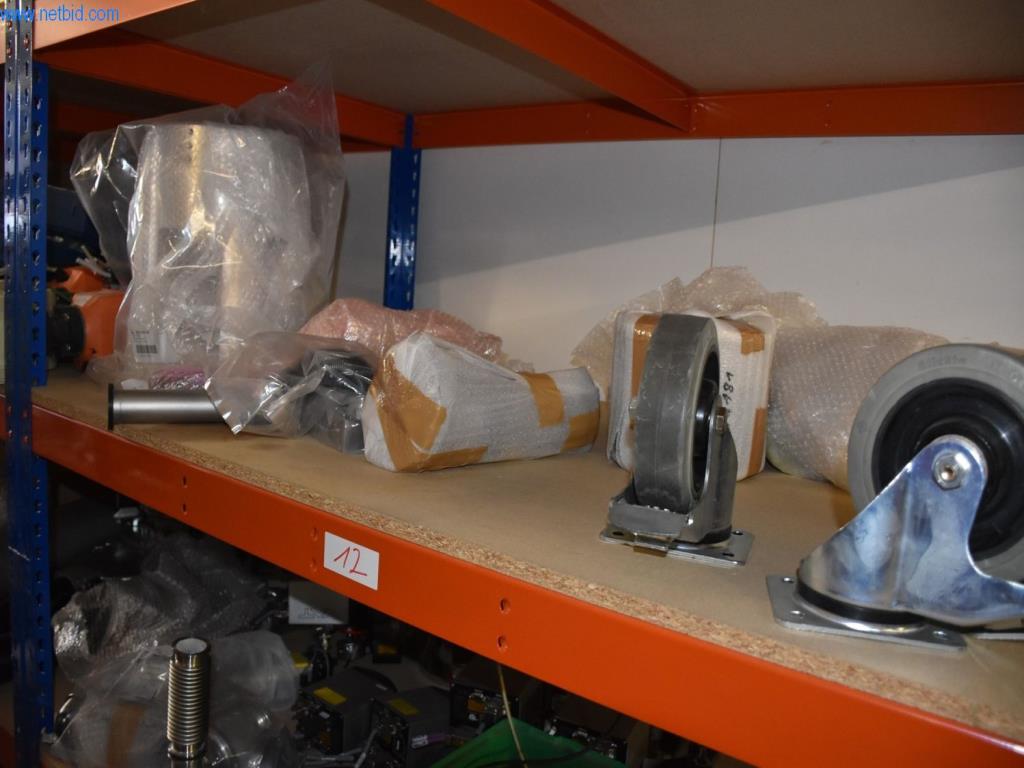 Obsežne zaloge vakuumskih črpalk, merilnih naprav, rezervnih delov in dodatne opreme-12