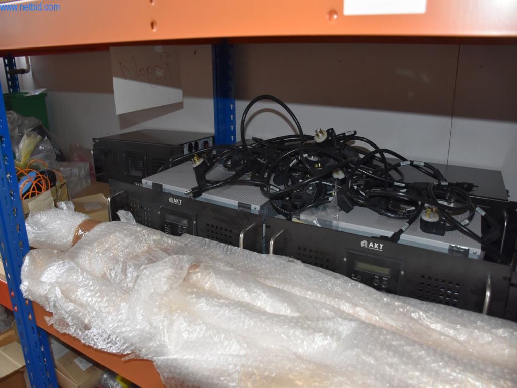 Obsežne zaloge vakuumskih črpalk, merilnih naprav, rezervnih delov in dodatne opreme-16