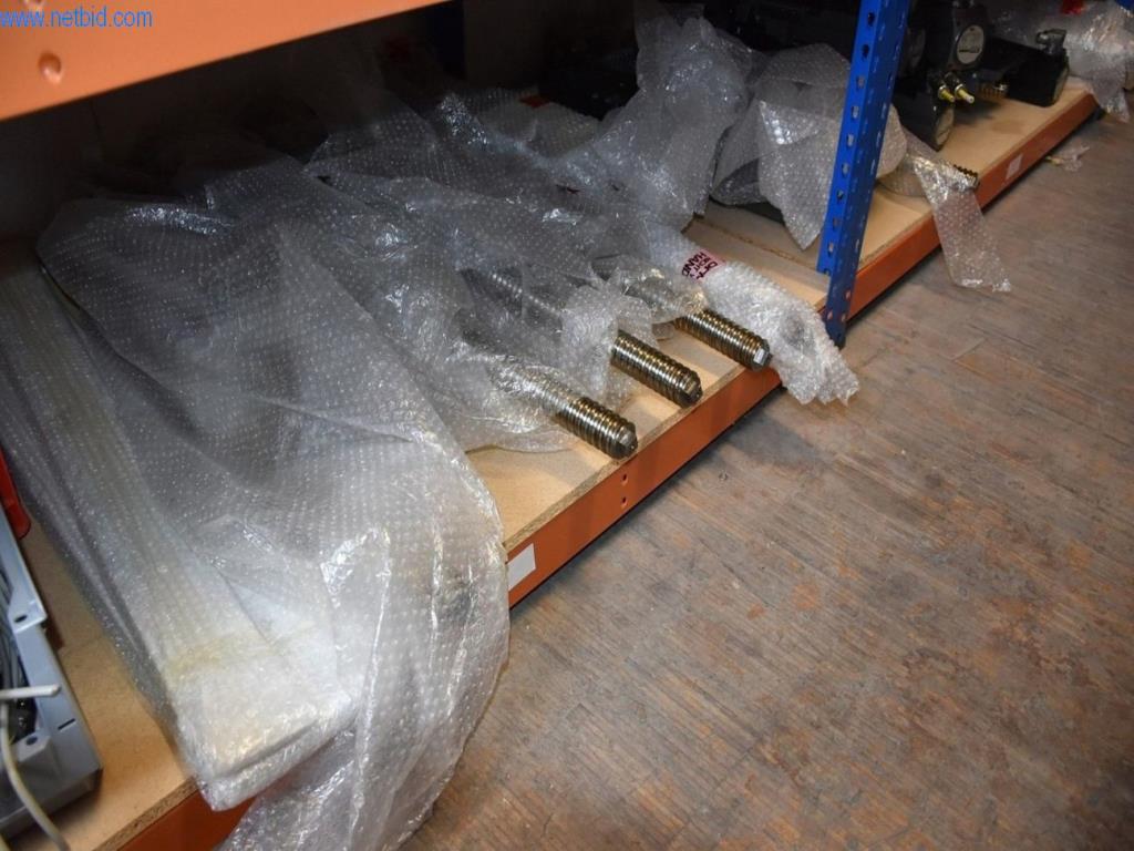 Obsežne zaloge vakuumskih črpalk, merilnih naprav, rezervnih delov in dodatne opreme-20