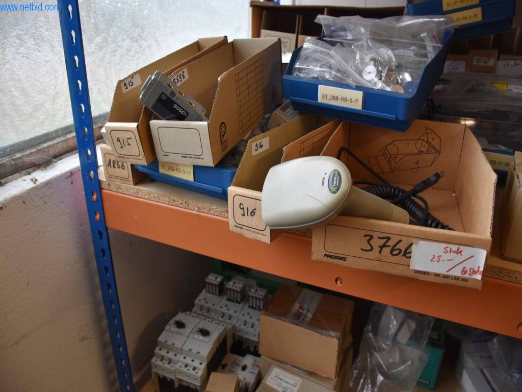 Obsežne zaloge vakuumskih črpalk, merilnih naprav, rezervnih delov in dodatne opreme-21