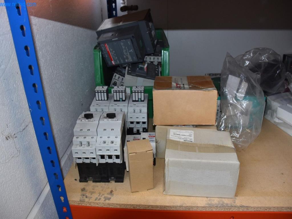 Obsežne zaloge vakuumskih črpalk, merilnih naprav, rezervnih delov in dodatne opreme-22