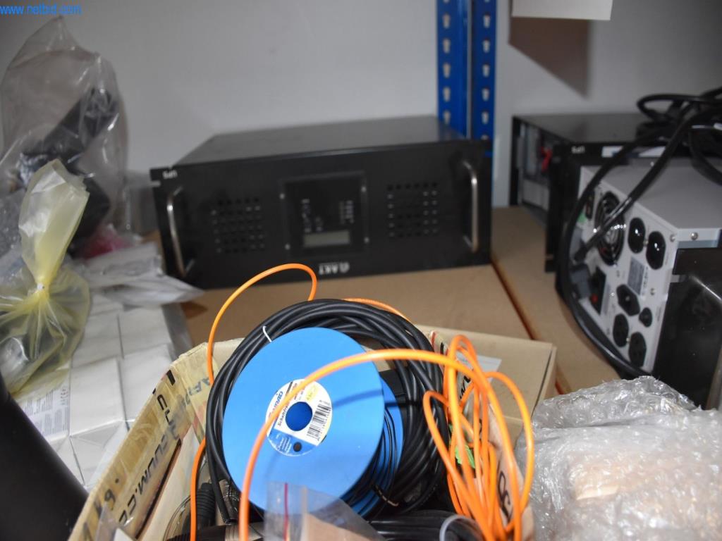 Obsežne zaloge vakuumskih črpalk, merilnih naprav, rezervnih delov in dodatne opreme-25