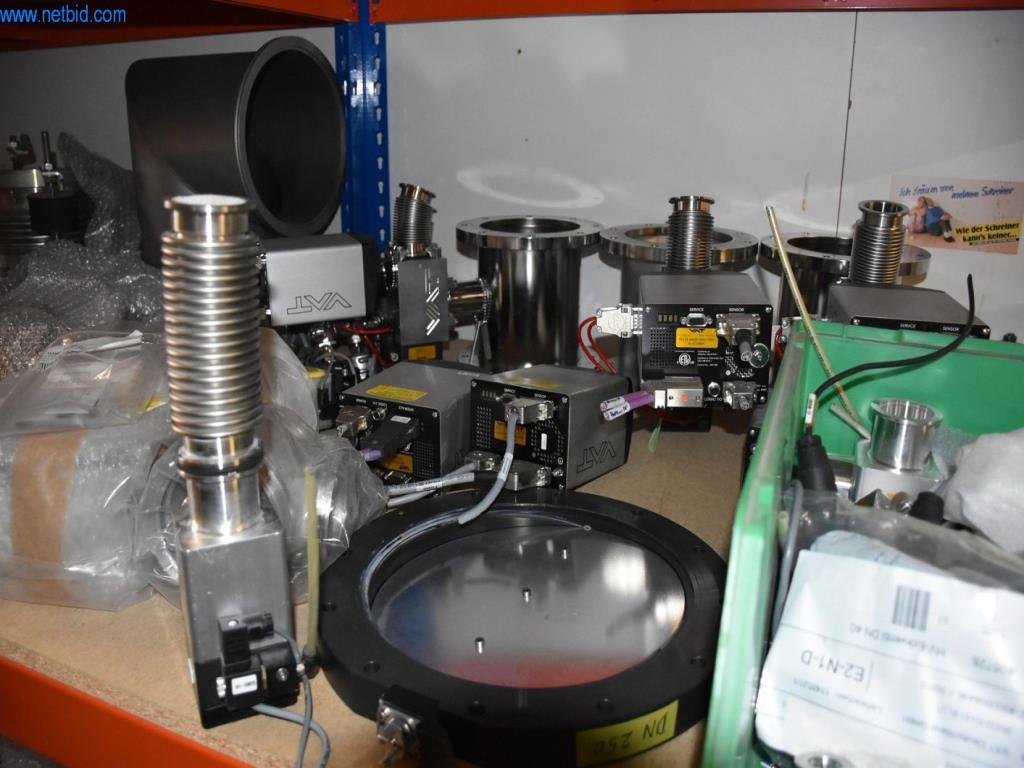 Obsežne zaloge vakuumskih črpalk, merilnih naprav, rezervnih delov in dodatne opreme-29