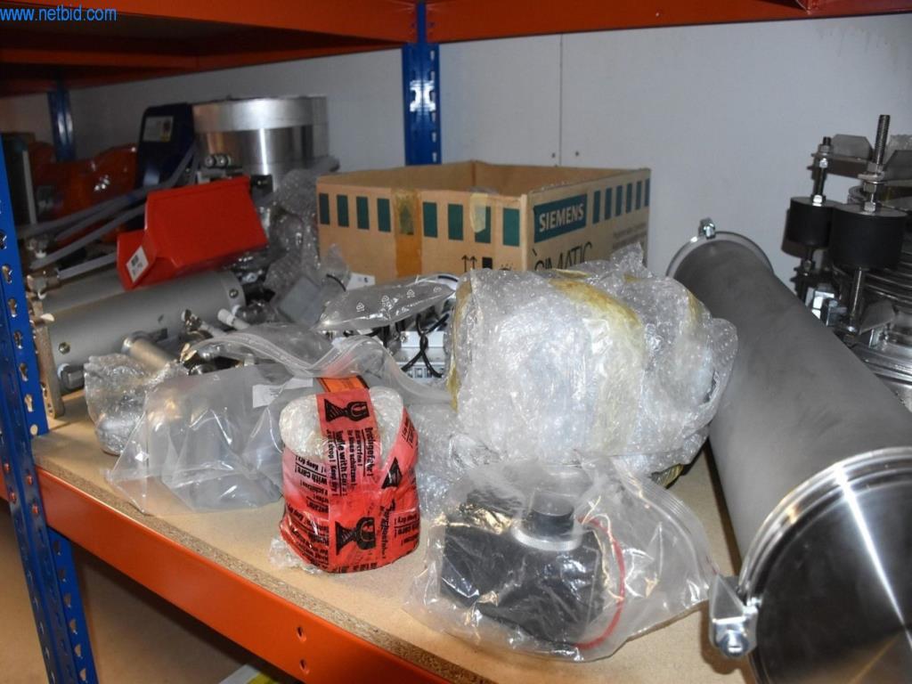Obsežne zaloge vakuumskih črpalk, merilnih naprav, rezervnih delov in dodatne opreme-3