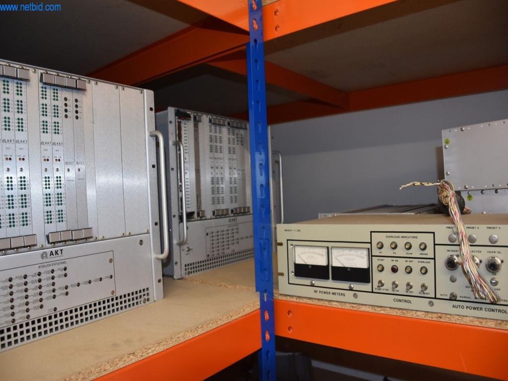 Obsežne zaloge vakuumskih črpalk, merilnih naprav, rezervnih delov in dodatne opreme-11