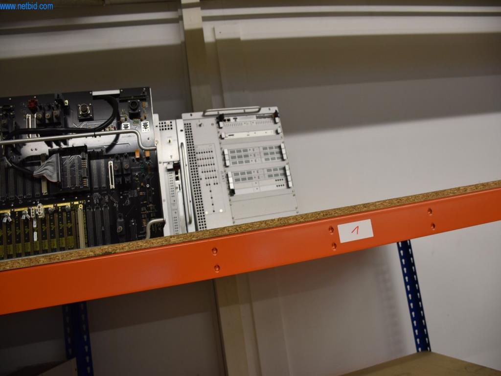 Obsežne zaloge vakuumskih črpalk, merilnih naprav, rezervnih delov in dodatne opreme-14