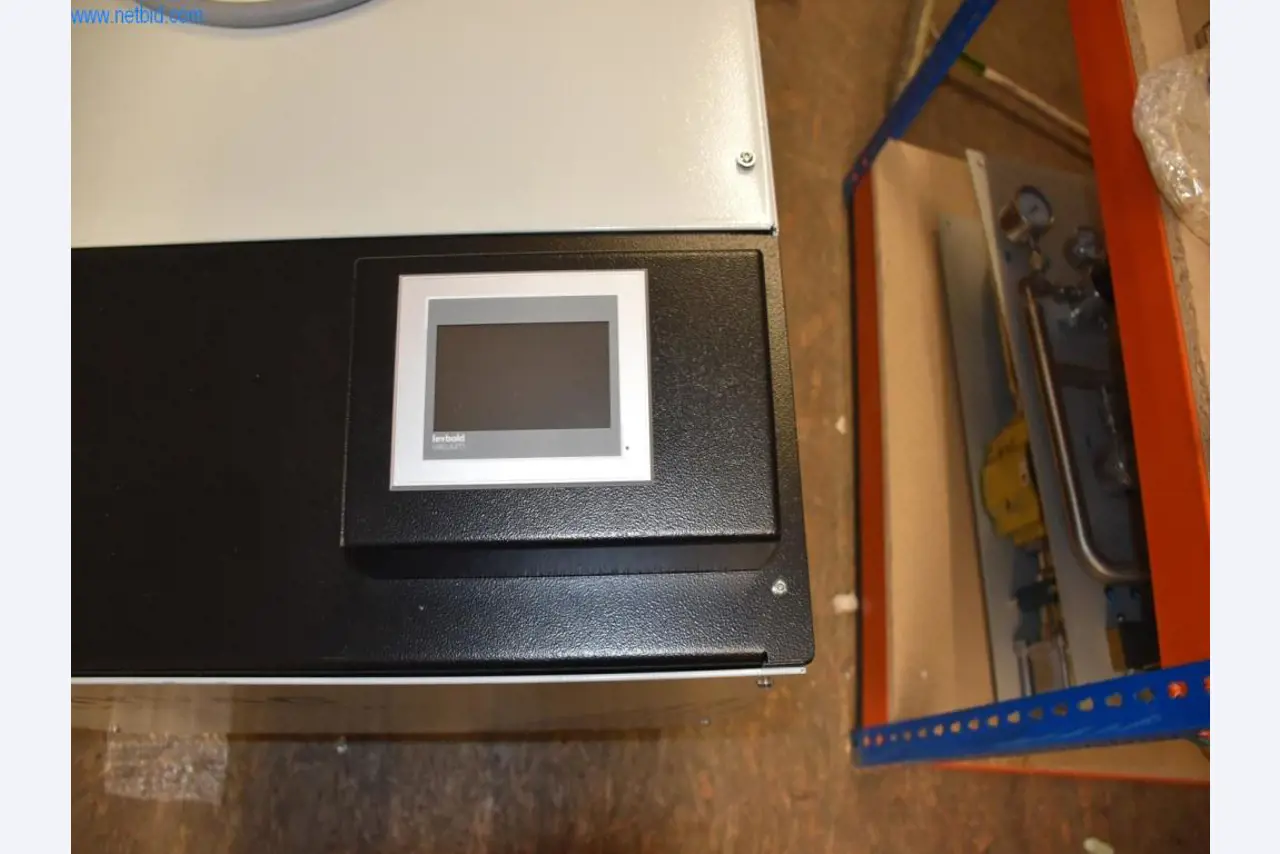 Vaste stock de pompes à vide, d'appareils de mesure, de pièces de rechange et d'accessoires-2