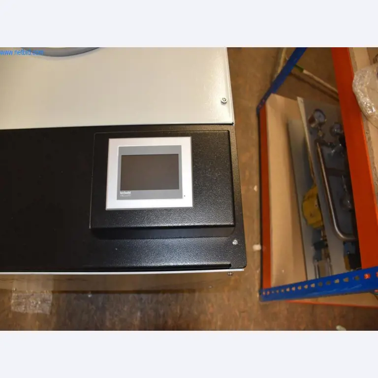 Vaste stock de pompes à vide, d'appareils de mesure, de pièces de rechange et d'accessoires-2