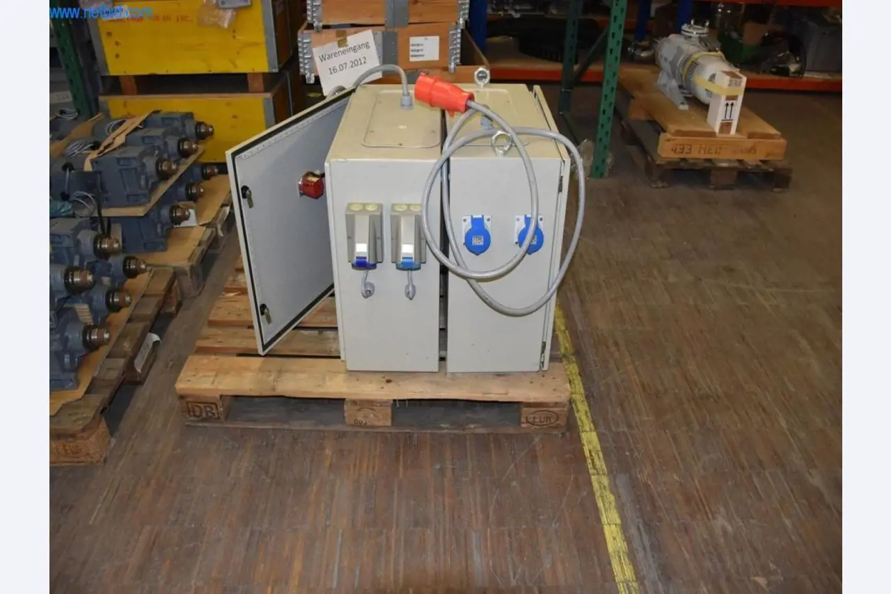 Rozsáhlé zásoby vývěv, měřicích přístrojů, náhradních dílů a příslušenství-1