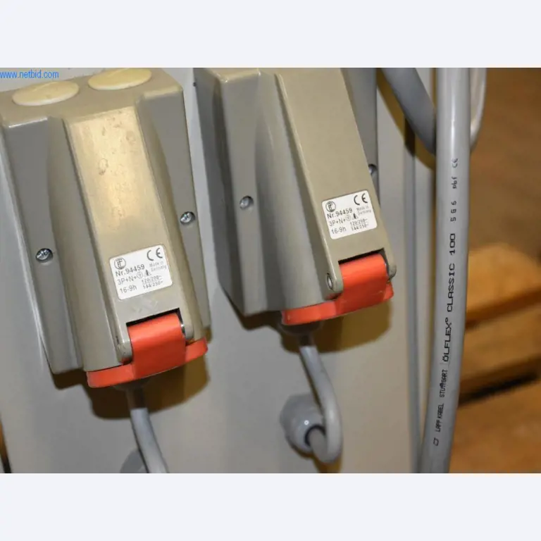 Rozsáhlé zásoby vývěv, měřicích přístrojů, náhradních dílů a příslušenství-2