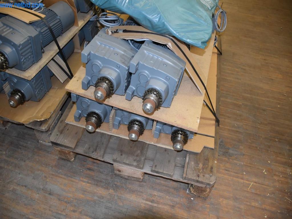 Extensos stocks de bombas de vácuo, dispositivos de medição, peças sobressalentes e acessórios-5