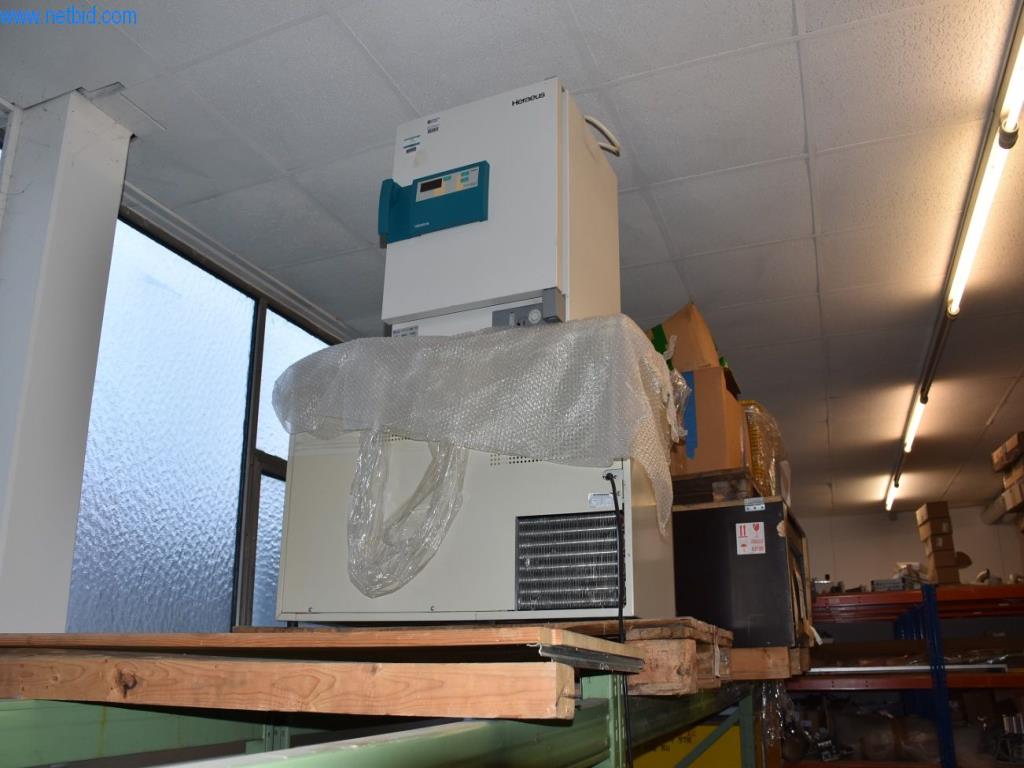 Obsežne zaloge vakuumskih črpalk, merilnih naprav, rezervnih delov in dodatne opreme-2