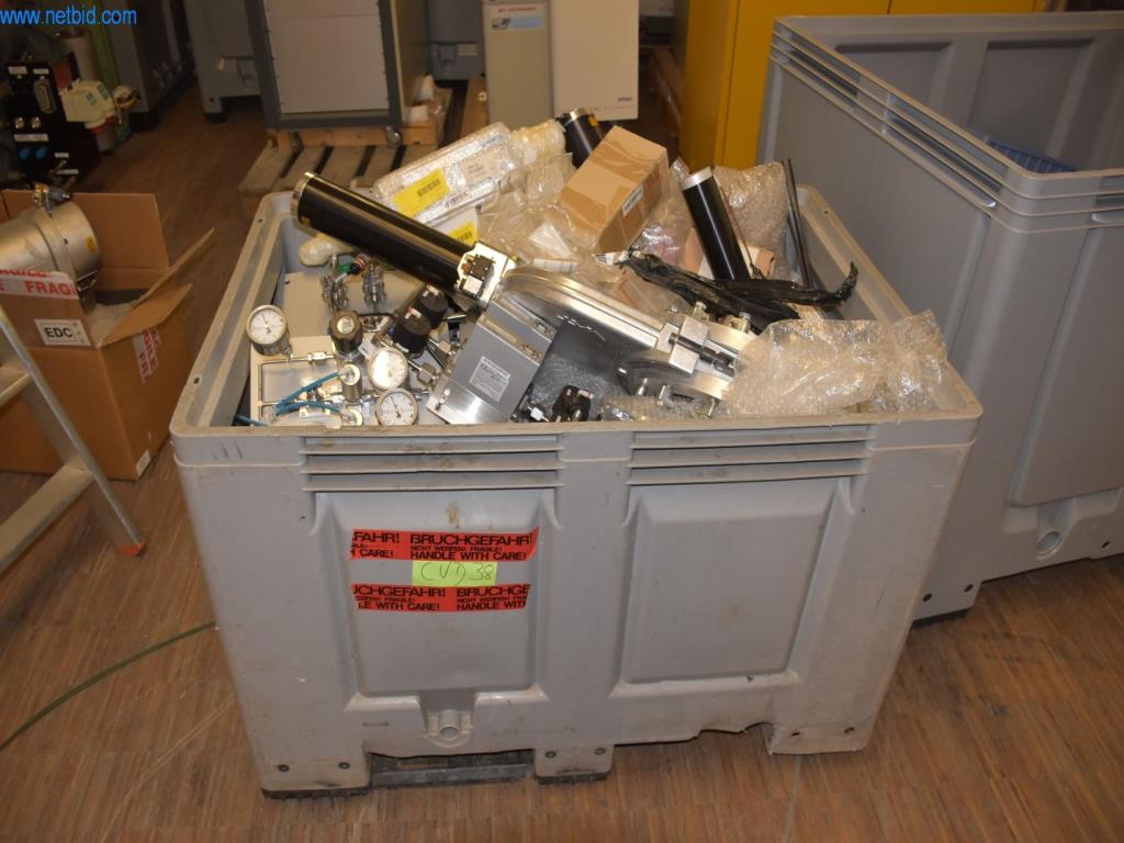 Vaste stock de pompes à vide, d'appareils de mesure, de pièces de rechange et d'accessoires-1