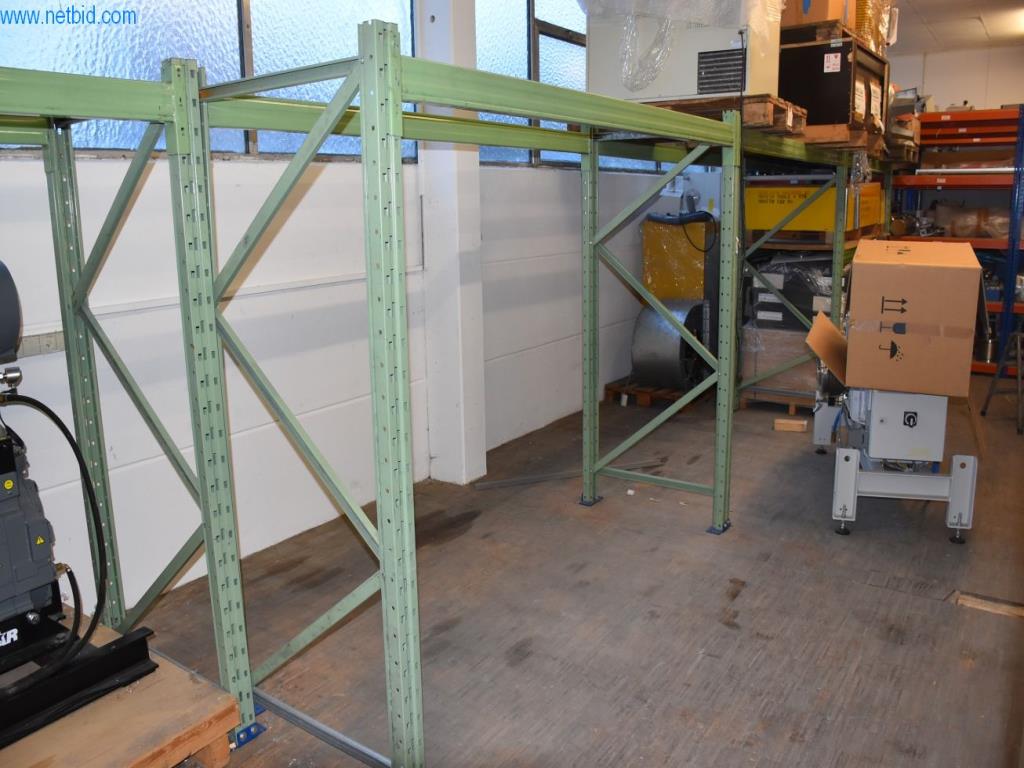 Bogate zapasy pomp próżniowych, urządzeń pomiarowych, części zamiennych i akcesoriów-1