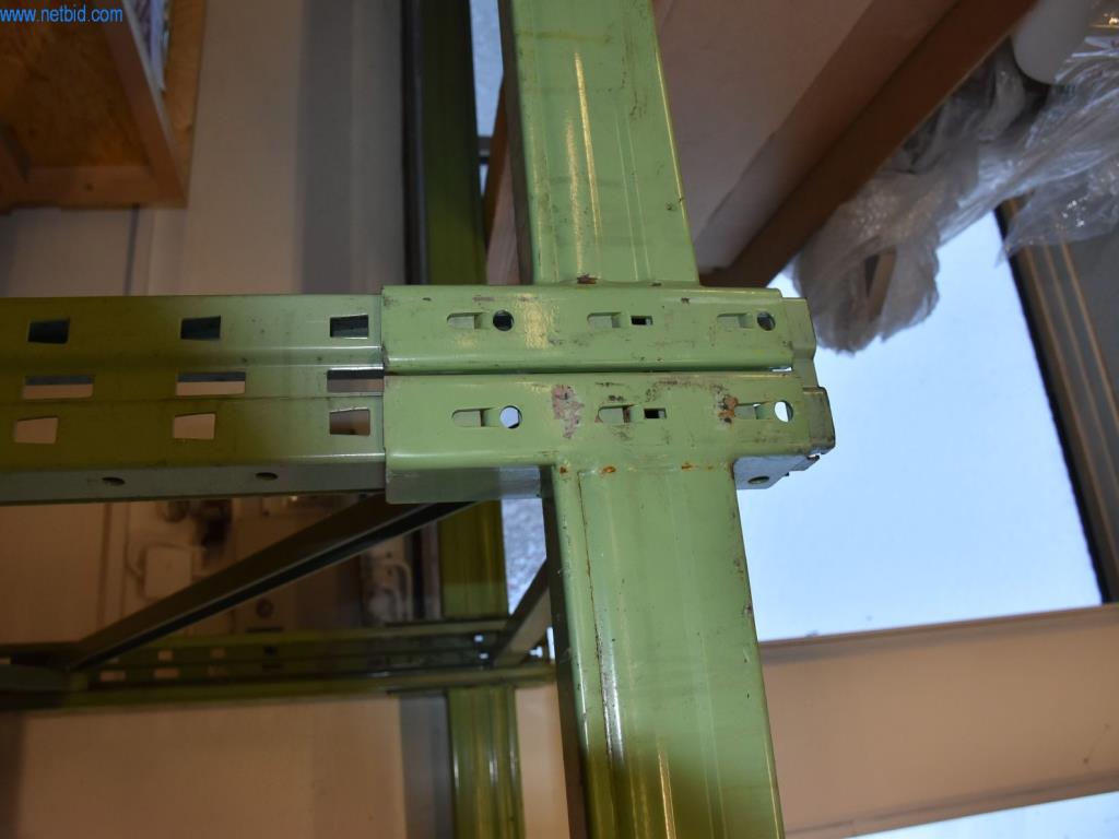 Bogate zapasy pomp próżniowych, urządzeń pomiarowych, części zamiennych i akcesoriów-2