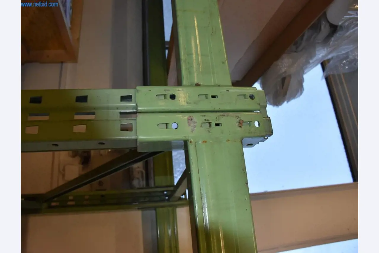 Rozsáhlé zásoby vývěv, měřicích přístrojů, náhradních dílů a příslušenství-2