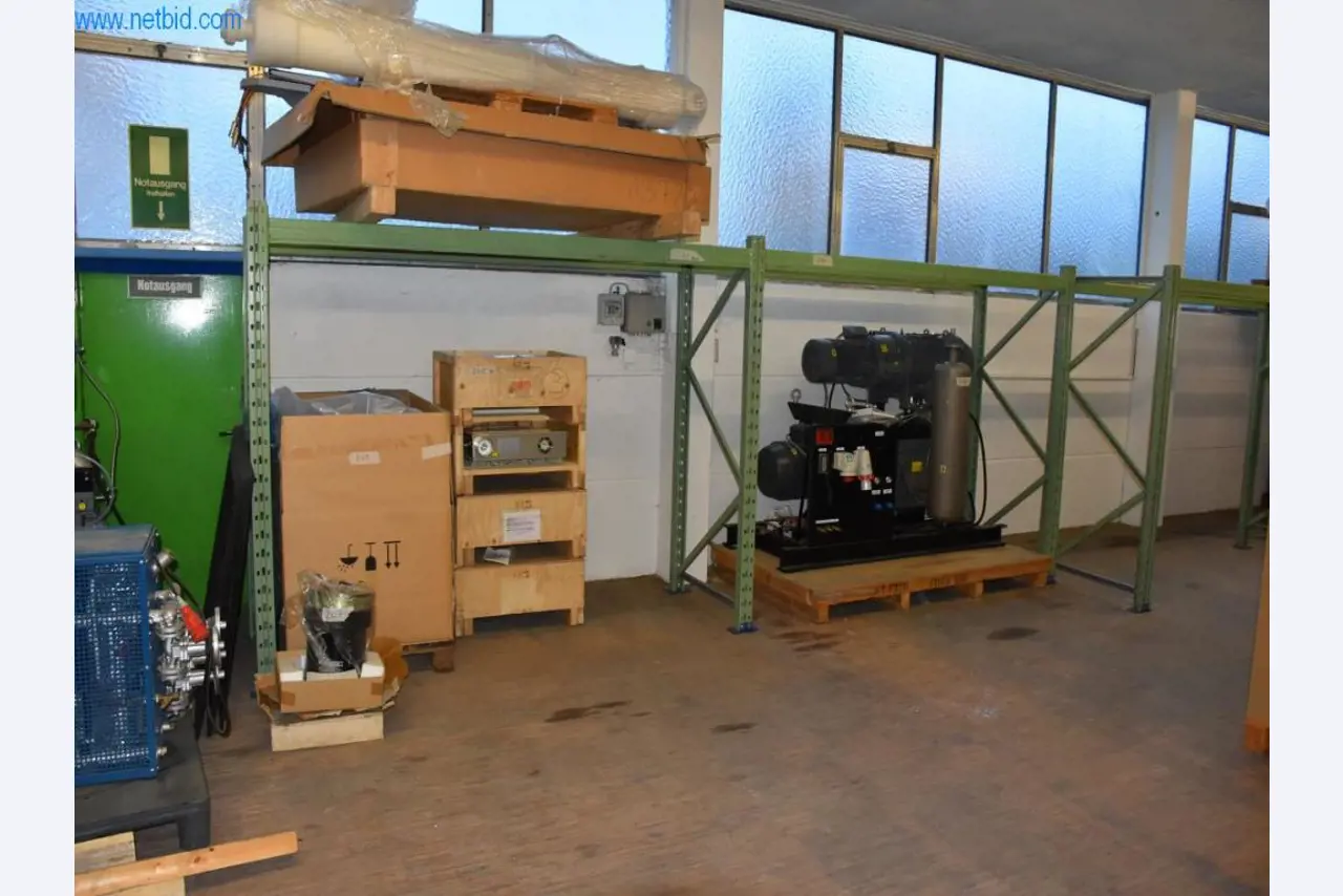 Rozsáhlé zásoby vývěv, měřicích přístrojů, náhradních dílů a příslušenství-5