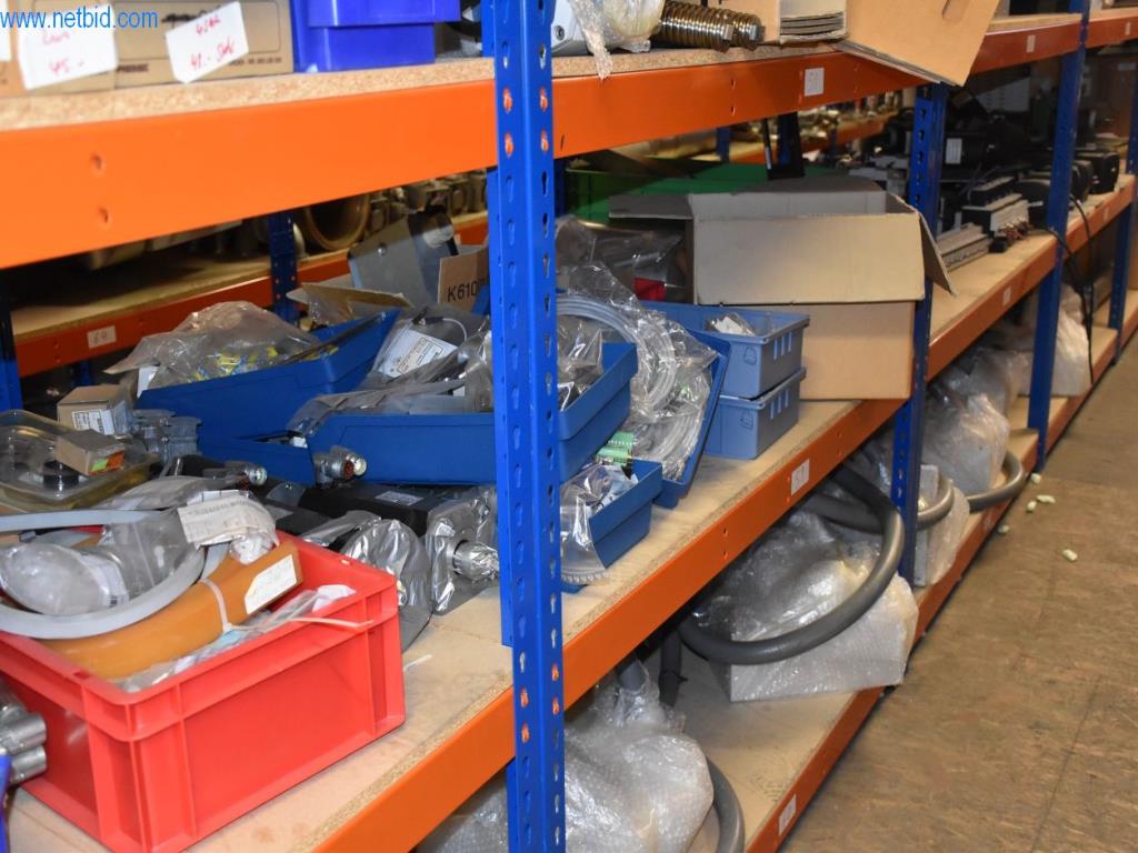 Obsežne zaloge vakuumskih črpalk, merilnih naprav, rezervnih delov in dodatne opreme-10