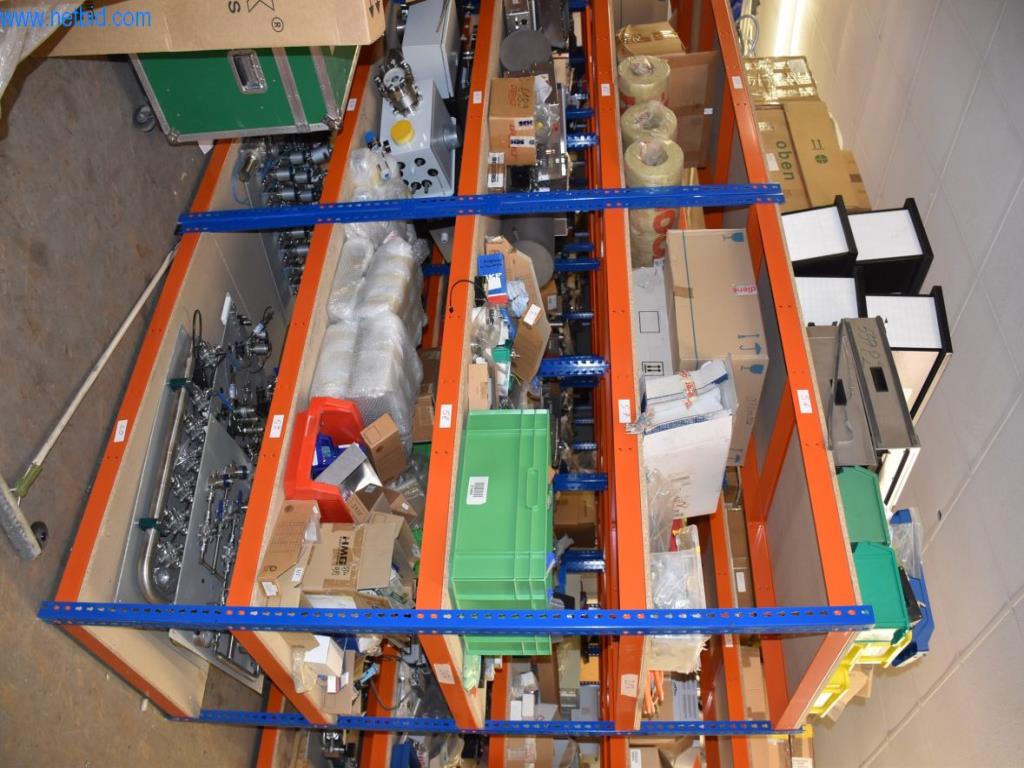 Obsežne zaloge vakuumskih črpalk, merilnih naprav, rezervnih delov in dodatne opreme-12