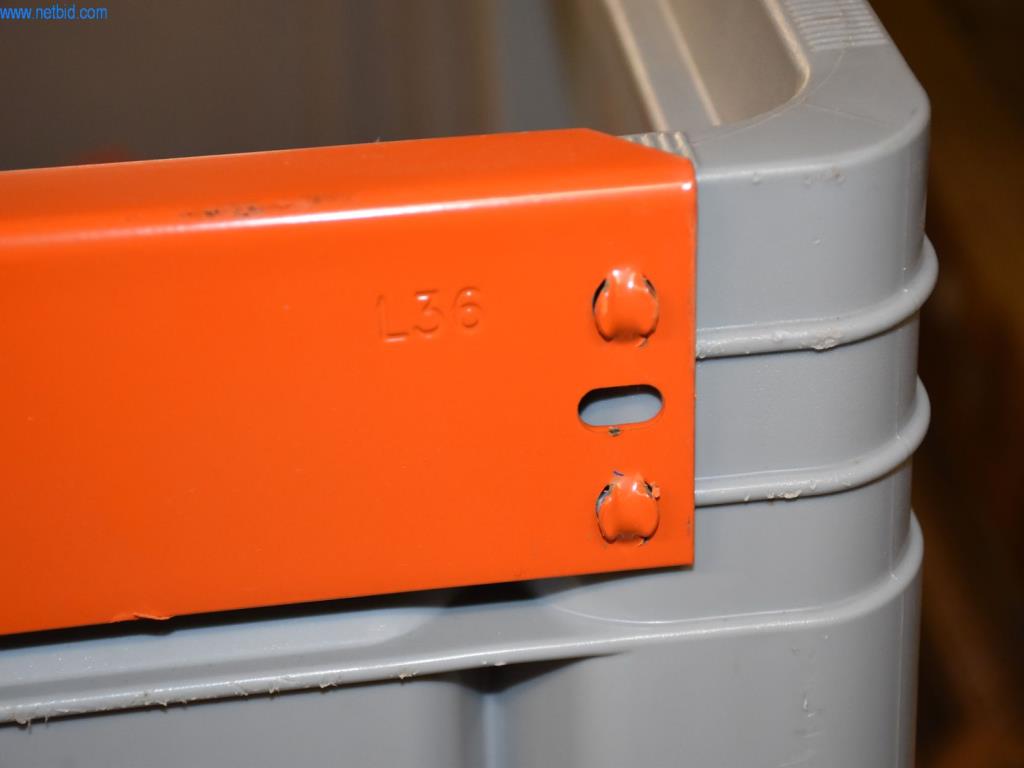 Obsežne zaloge vakuumskih črpalk, merilnih naprav, rezervnih delov in dodatne opreme-4