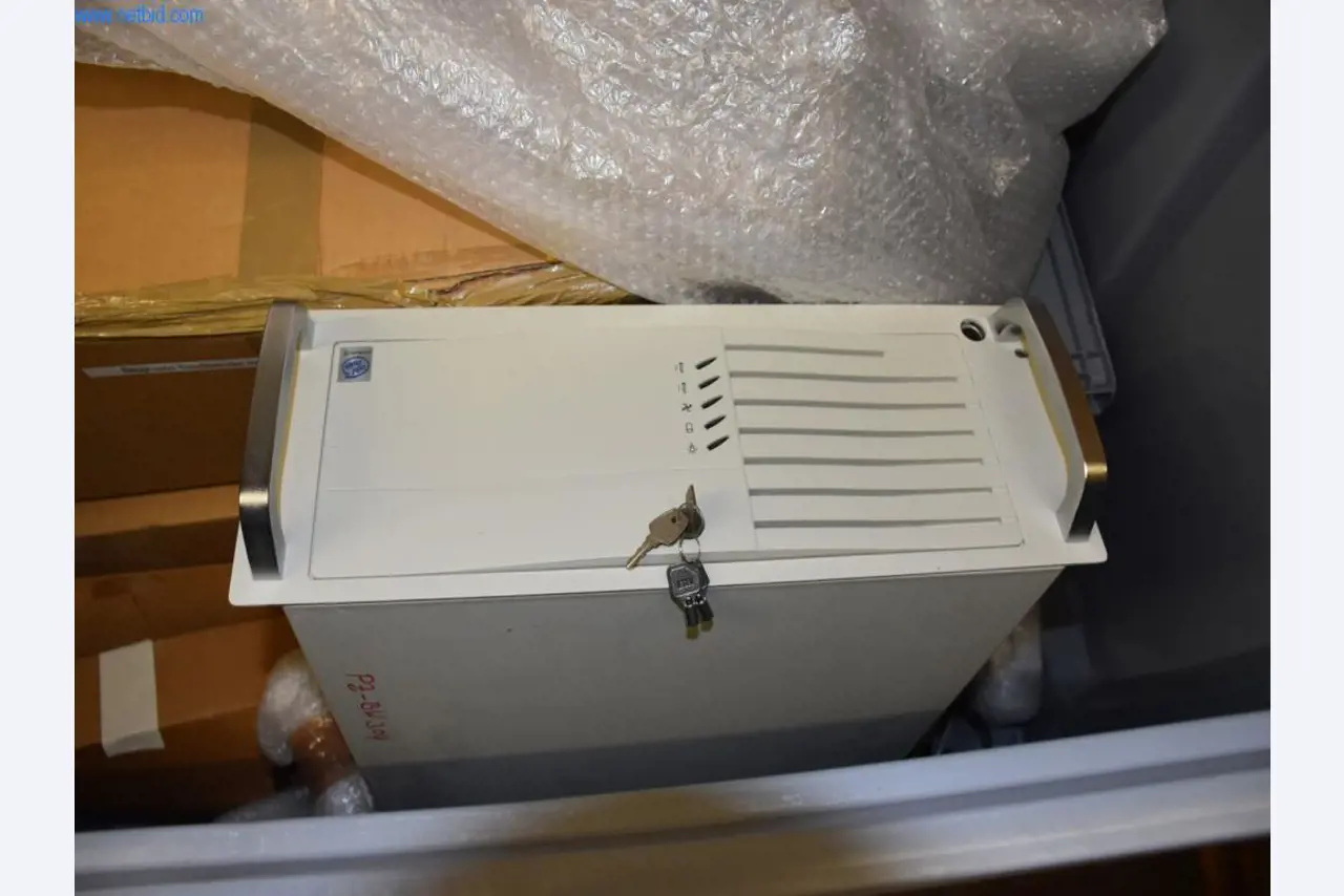 Amplias existencias de bombas de vacío, dispositivos de medición, piezas de repuesto y accesorios-2