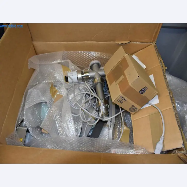 Amplias existencias de bombas de vacío, dispositivos de medición, piezas de repuesto y accesorios-3