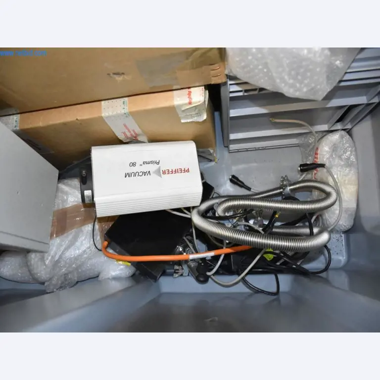 Amplias existencias de bombas de vacío, dispositivos de medición, piezas de repuesto y accesorios-6