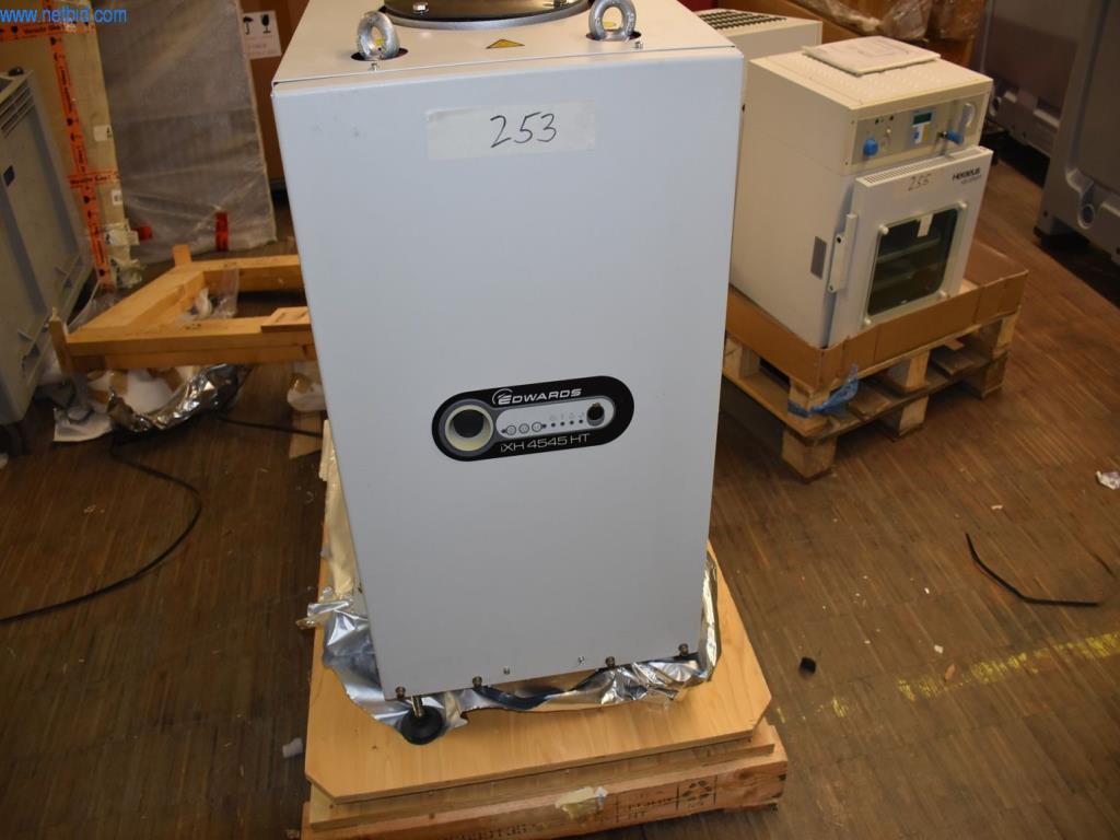 Obsežne zaloge vakuumskih črpalk, merilnih naprav, rezervnih delov in dodatne opreme-2